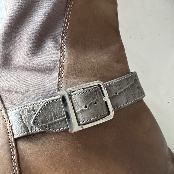 NIKE AIR WOMAN"S LEATHER AND STRETCH FABRIC BOOTS - Picture 8 of 15